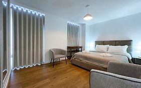 Lisboa Intendente 3Bedroom Apartment With Balcony